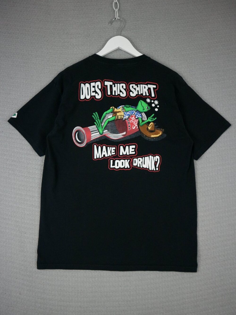 Senor Frog's Does This Shirt make Me Look Drunk? Mens Black Tee Large Tee Shirt
